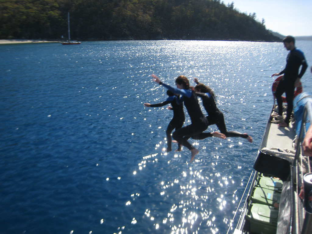 planning my rtw trip to start in Australia, where i could dive and swim