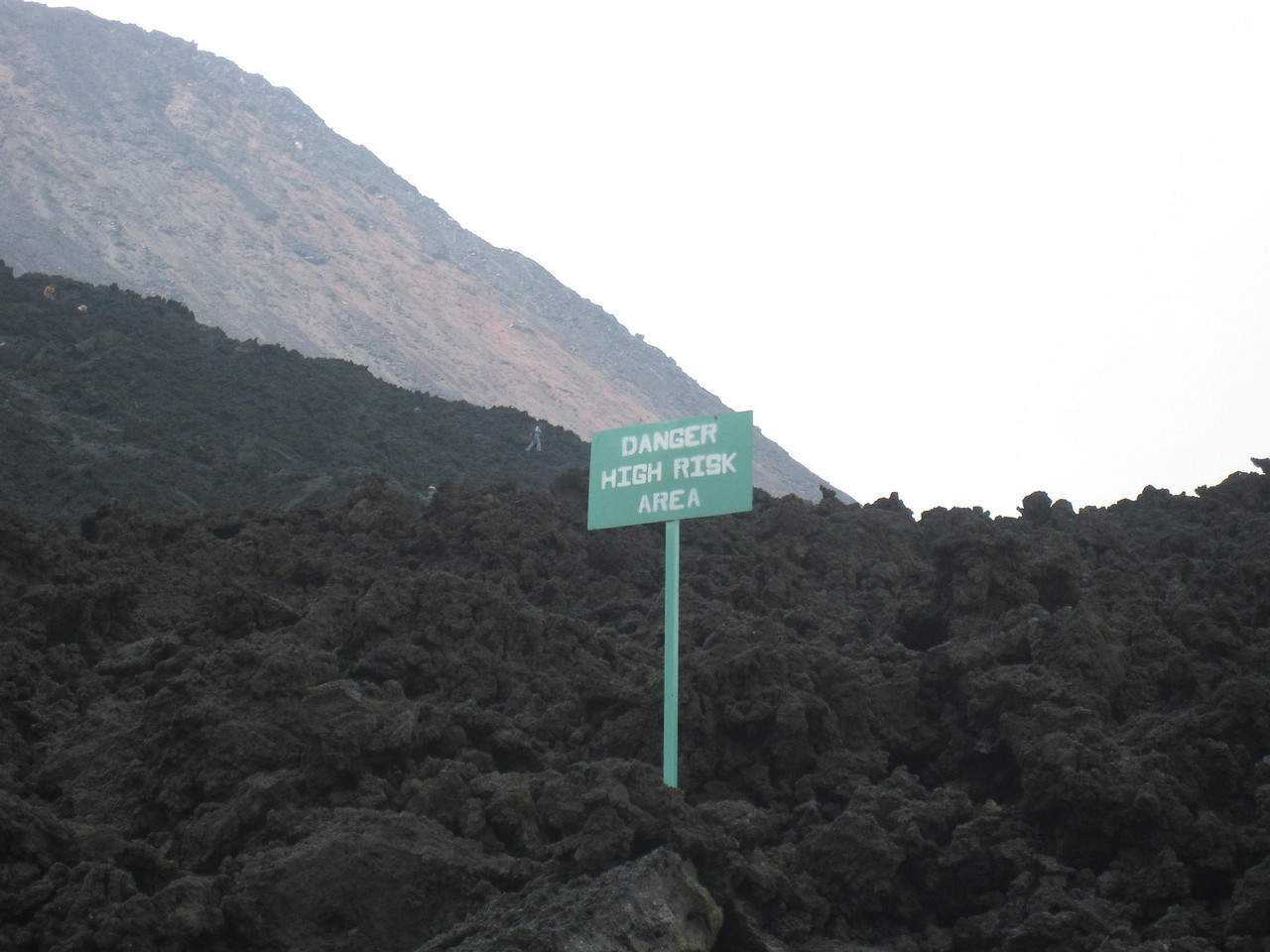 danger sign while hiking pacaya volcano