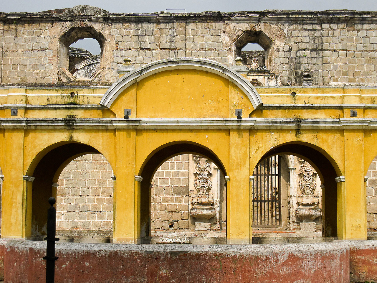antigua guatemala ruins crumble