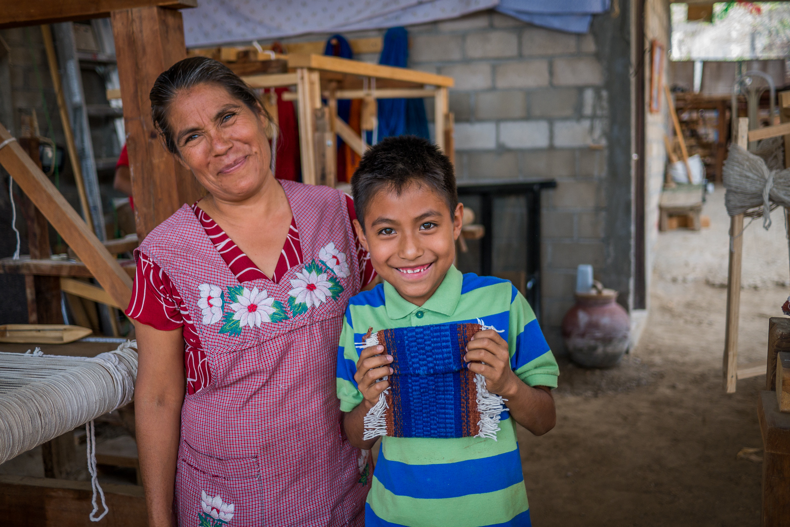 oaxaca family life weaving