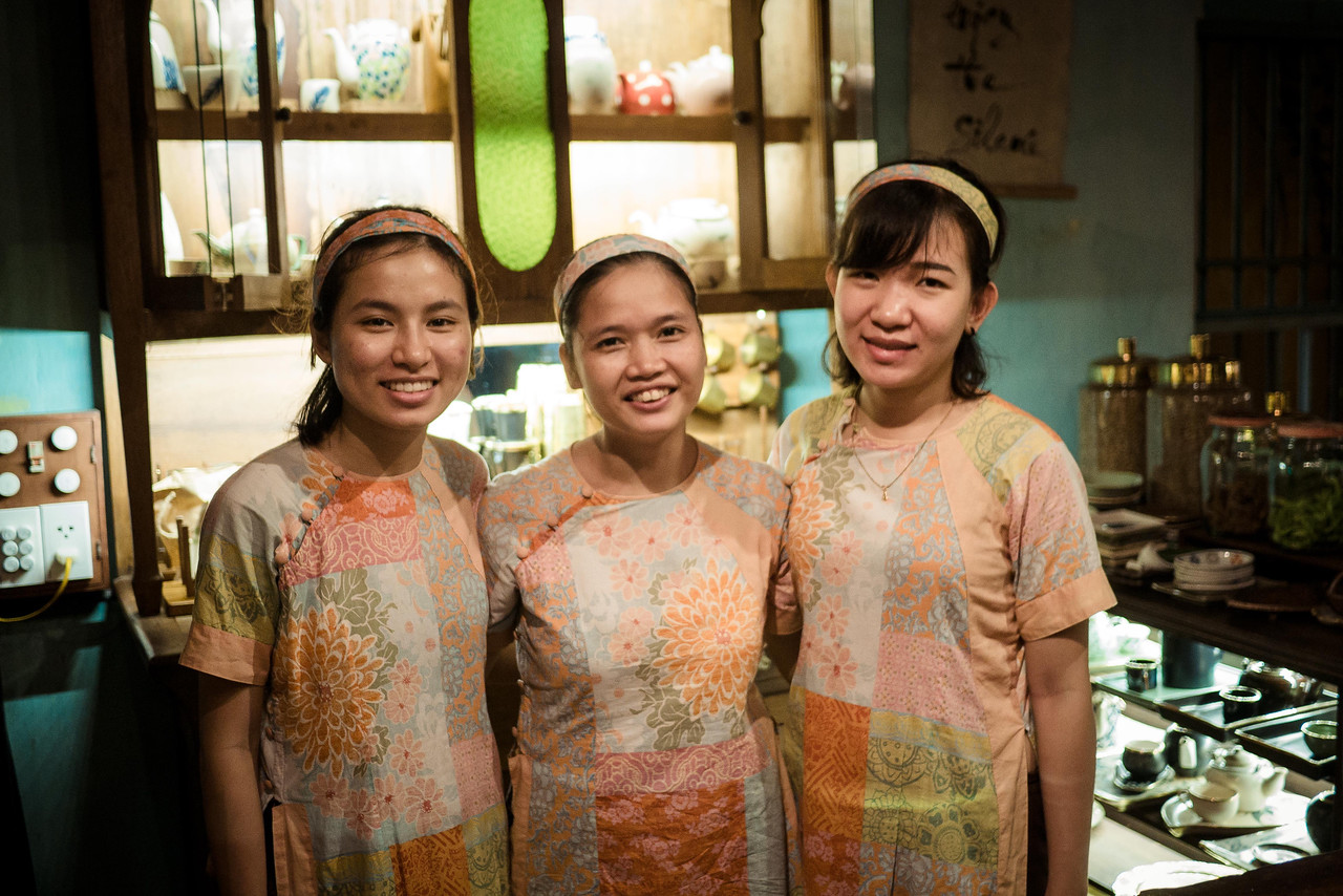 reaching out teahouse hoi an vietnam
