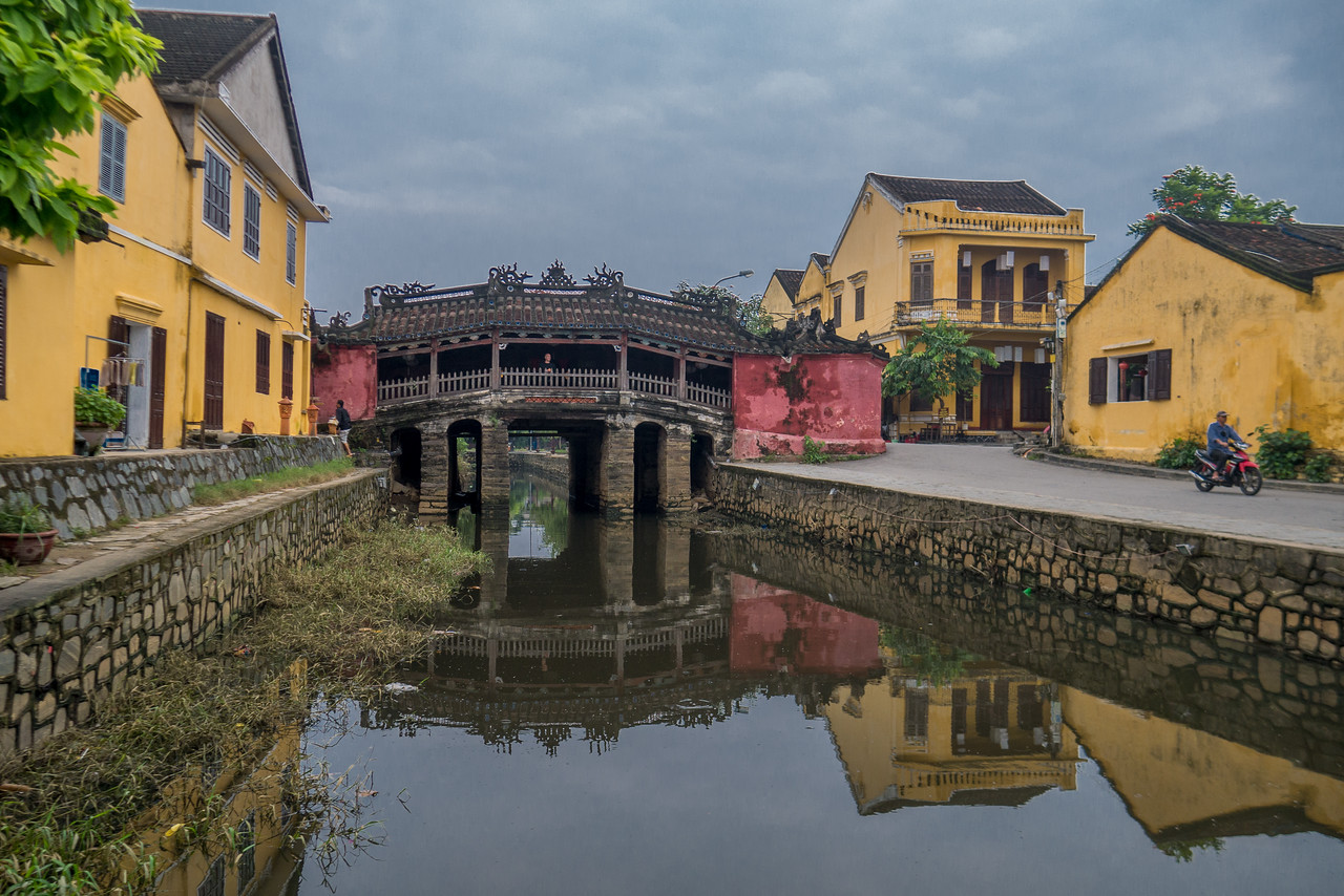 Japanese Bridge Hoi an travel guide