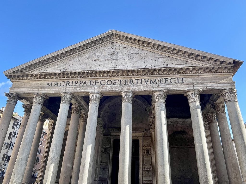 Pantheon with a toddler kid is hard 