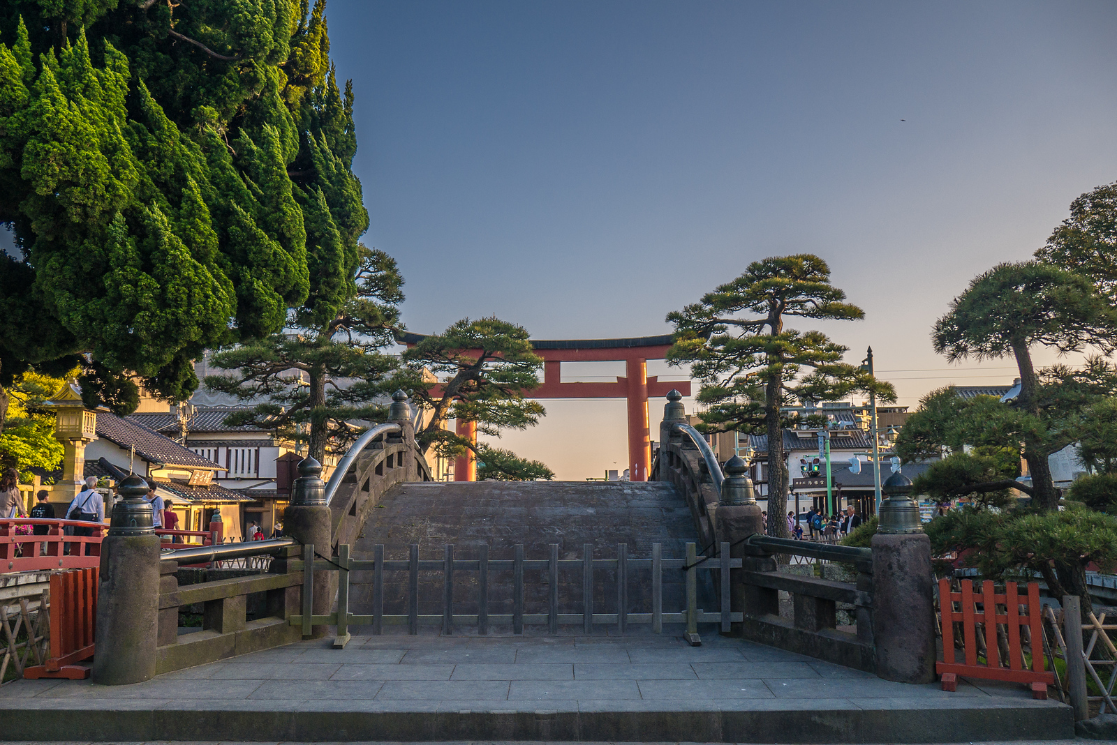 The torii gate at Tsurugaoka Hachiman-gū Temple