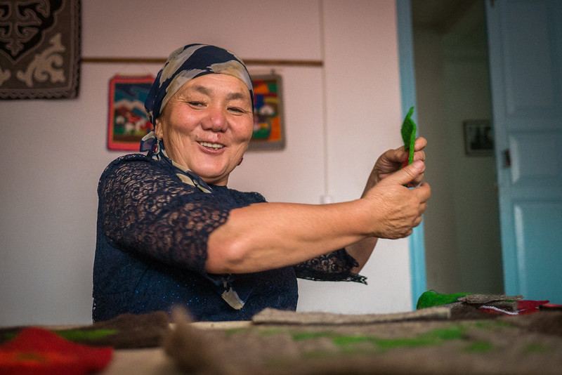 Learning how to make a shyrdak felt craft