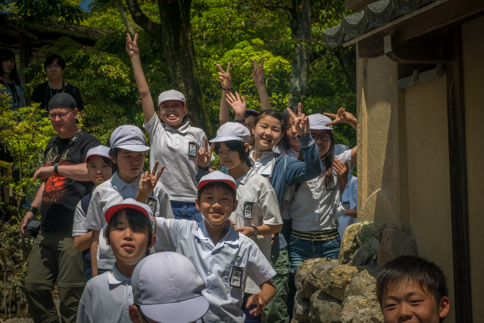 school kids at Kyoto's Golden Temple, Kinkaku-ji