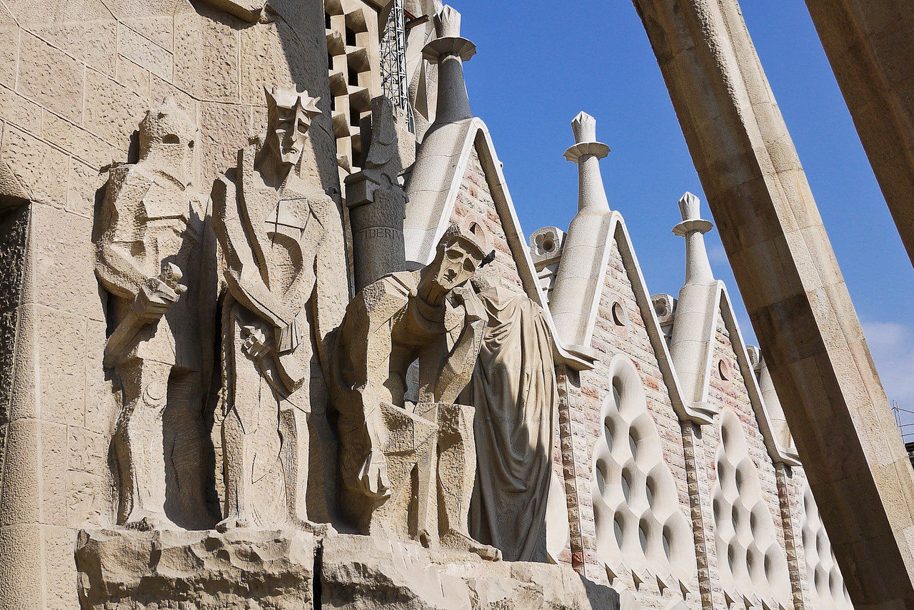 details on the passion facade of the sagrada familia