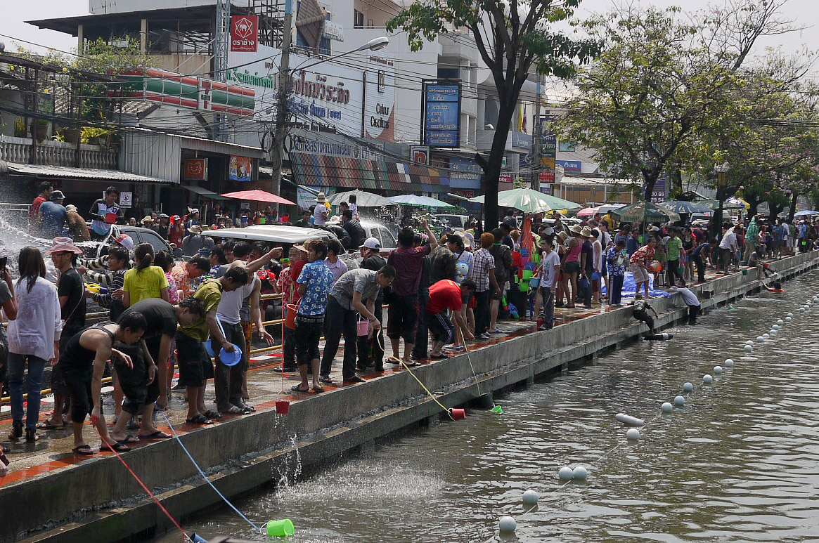 chiang mai moat