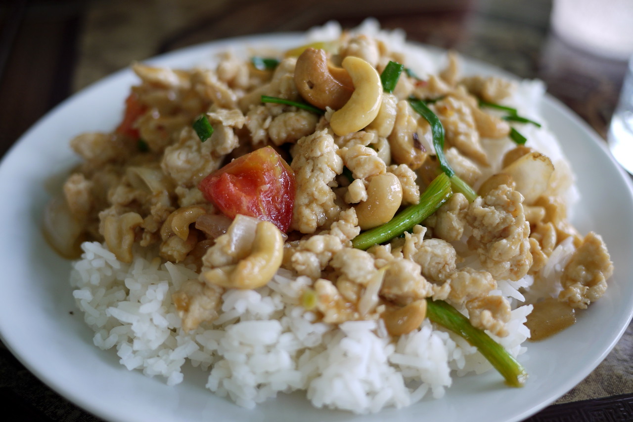 thailand food while visiting chicken cashew