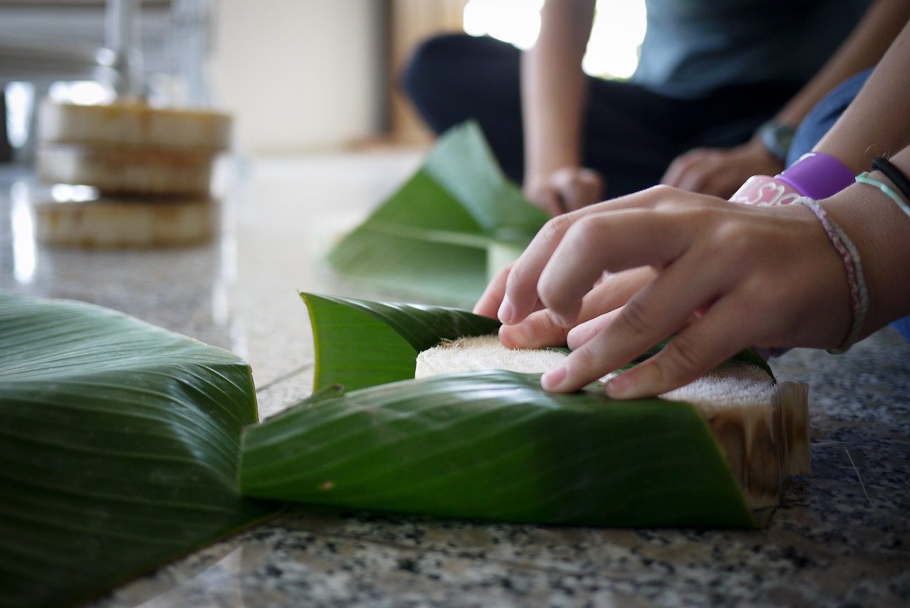 how to make krathongs for the thai holiday