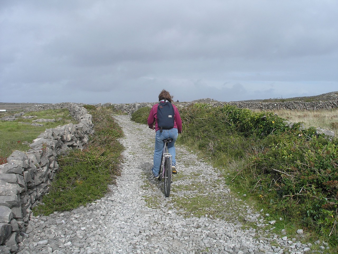 biking on inishmore to the dun aengus fort
