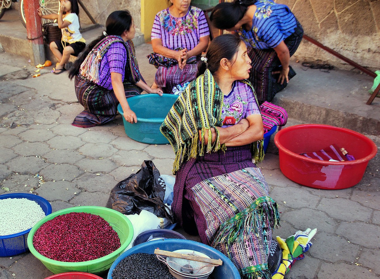 maya women at chichicastenango