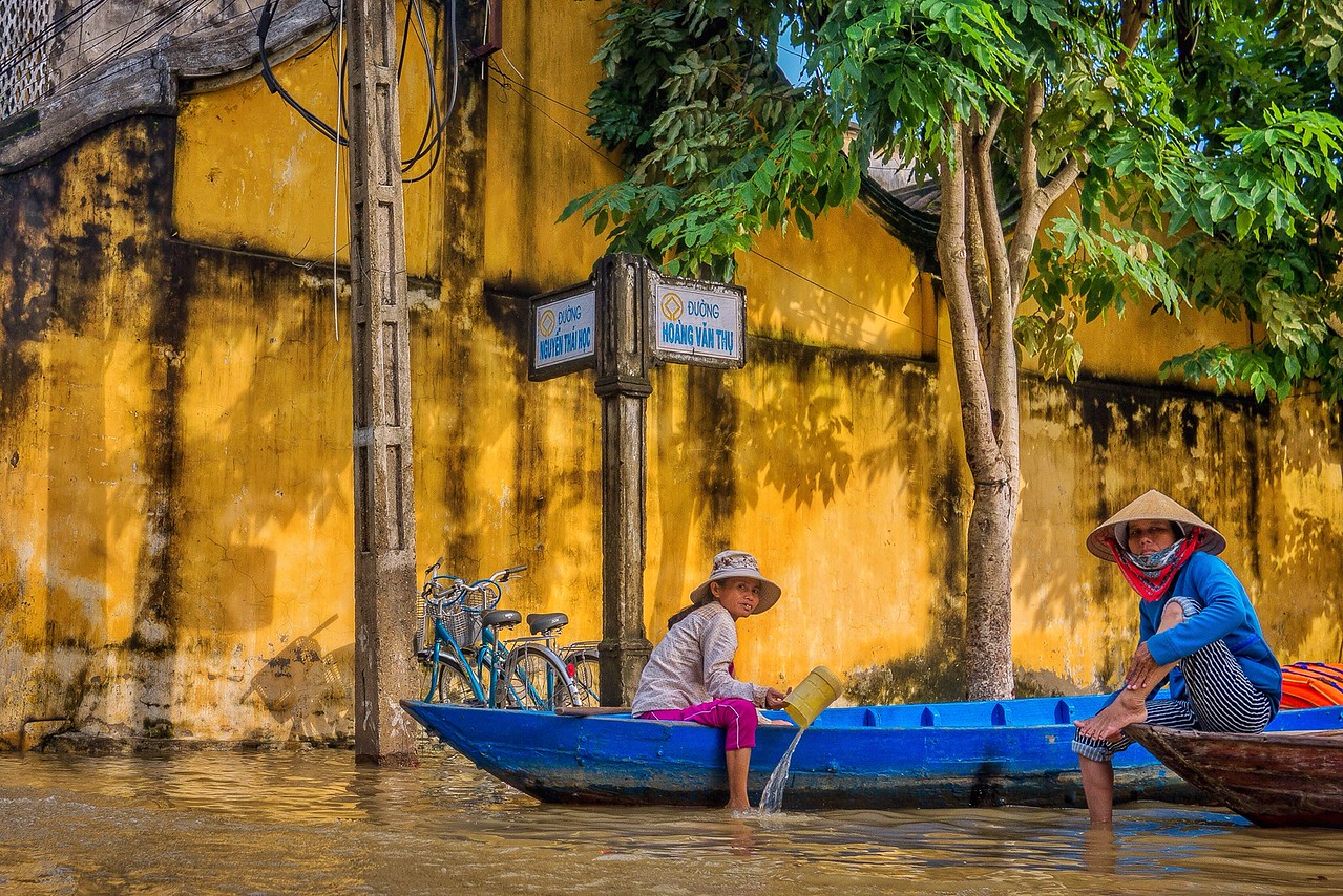 hoi an boat drivers part of the culture
