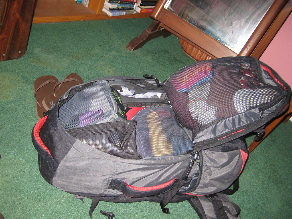 packing cubes in my backpack are so worth it