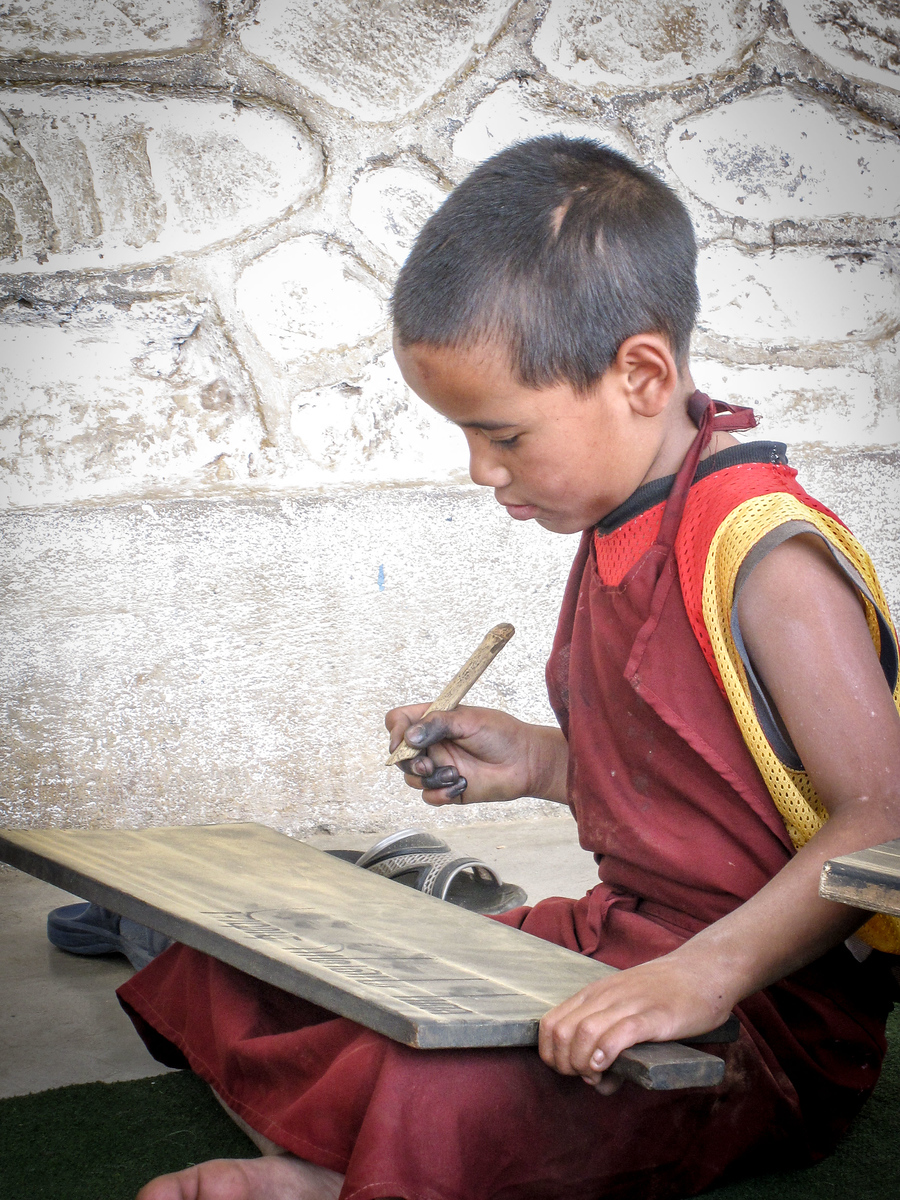 volunteering with monks in nepal
